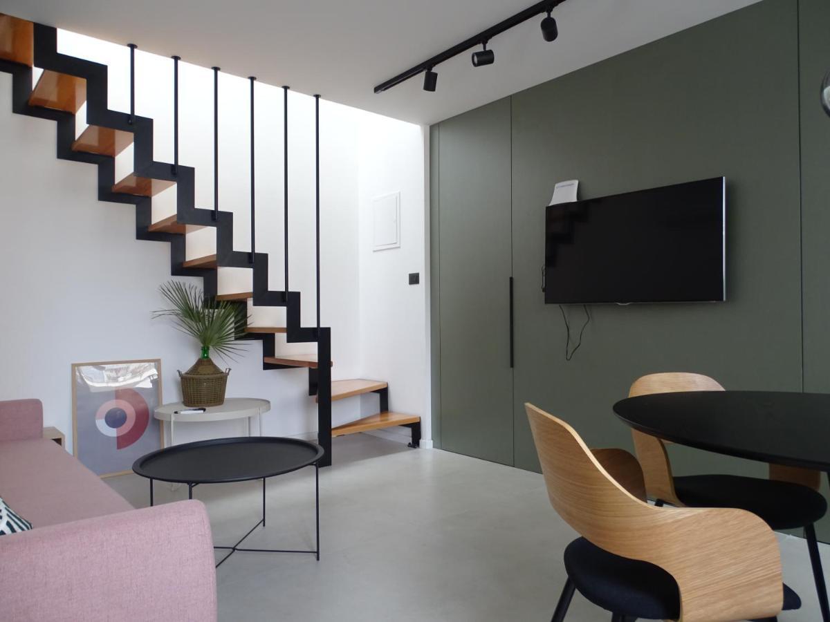 Modern Small House With A Terrace Semesterbostad