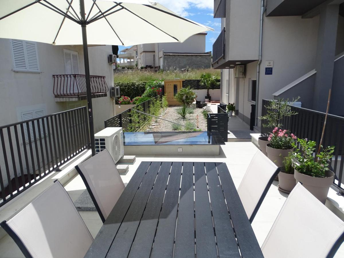 Semesterbostad Modern Small House With A Terrace